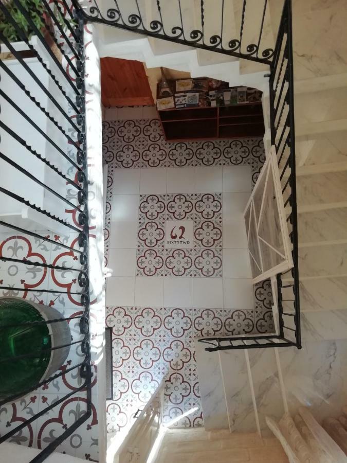 Apartment Sixty Two 3 *
